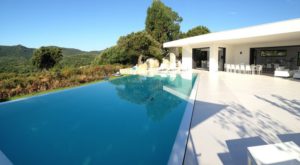 Villa en corse avec piscine