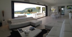 Salon d'une Villa de Prestige en Corse