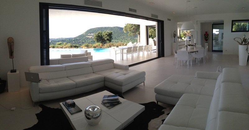 Salon d'une Villa de Prestige en Corse